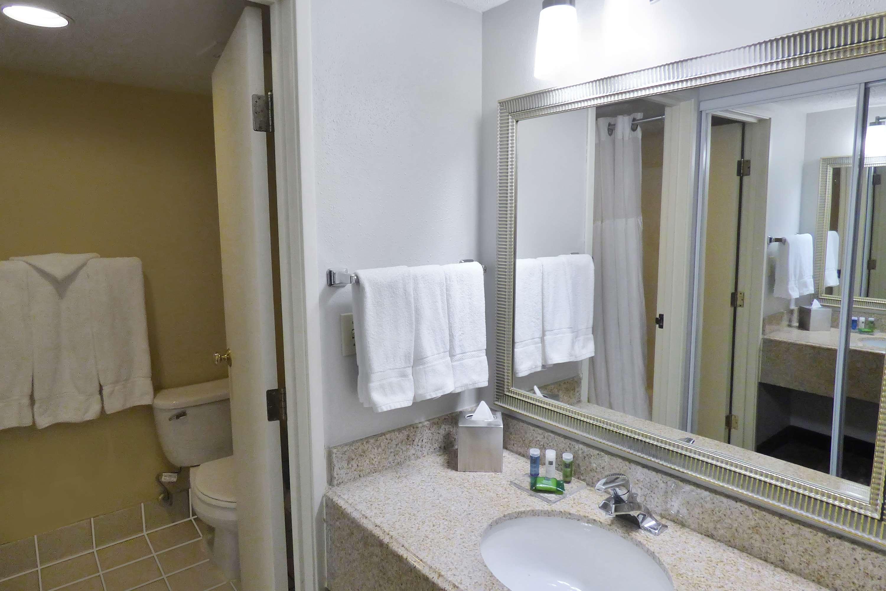 Radisson Akron-Fairlawn Copley Montrose Екстер'єр фото