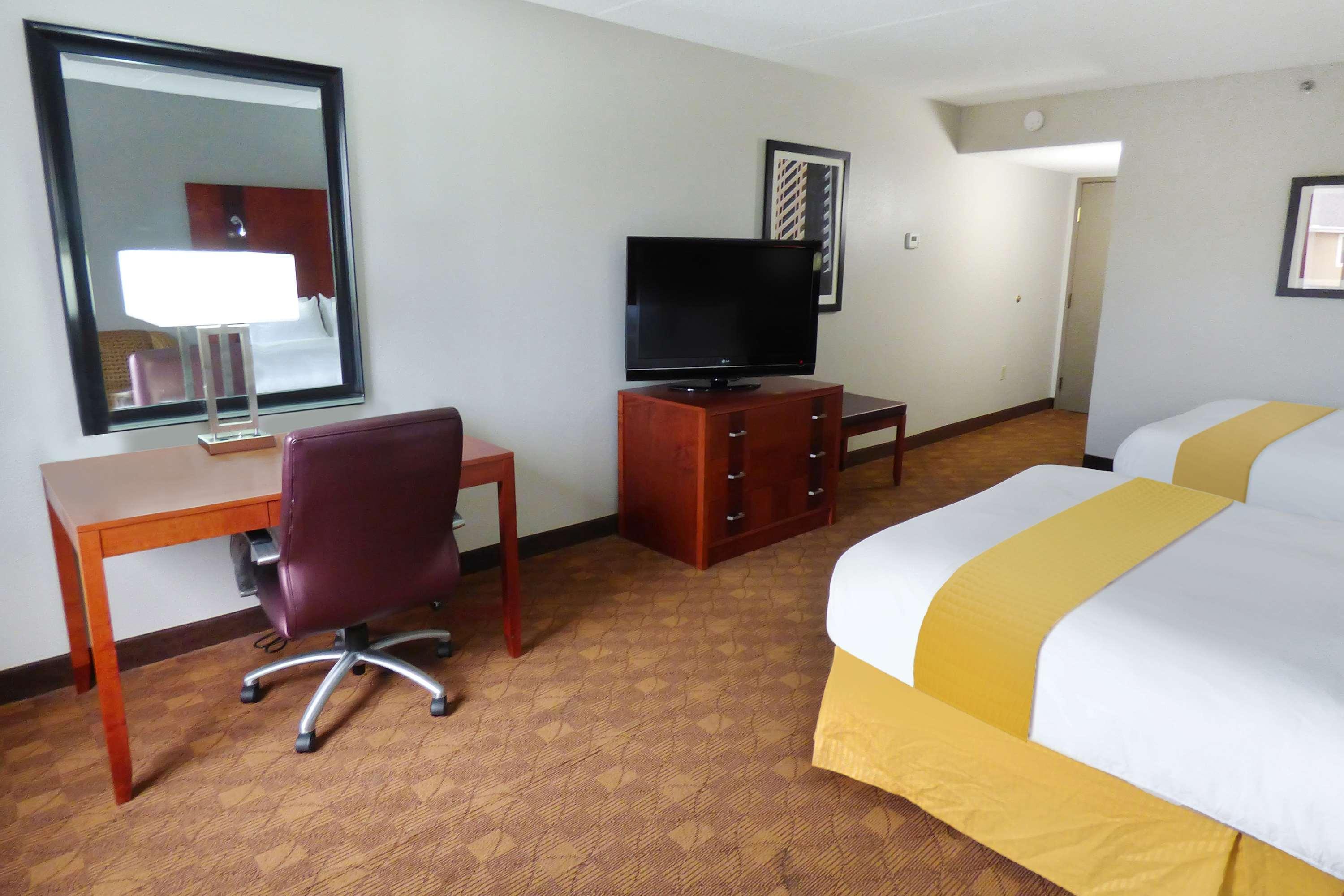 Radisson Akron-Fairlawn Copley Montrose Екстер'єр фото