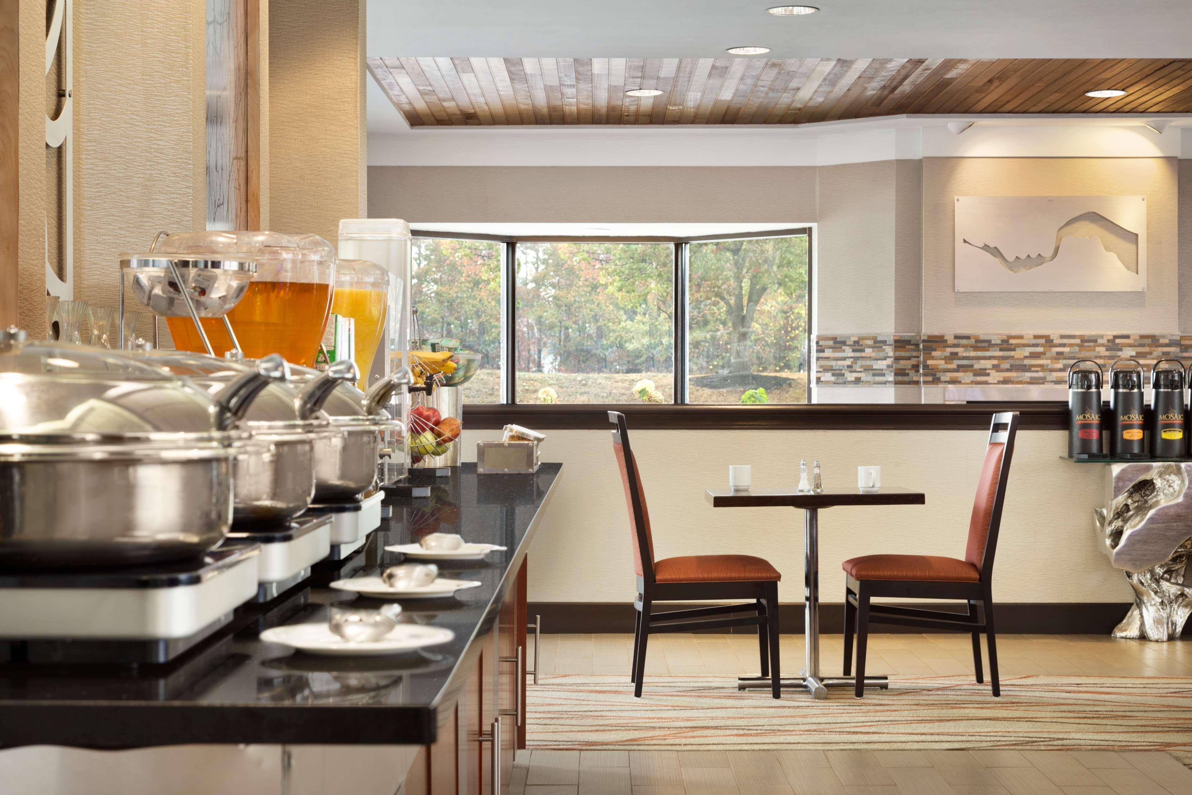 Radisson Akron-Fairlawn Copley Montrose Екстер'єр фото