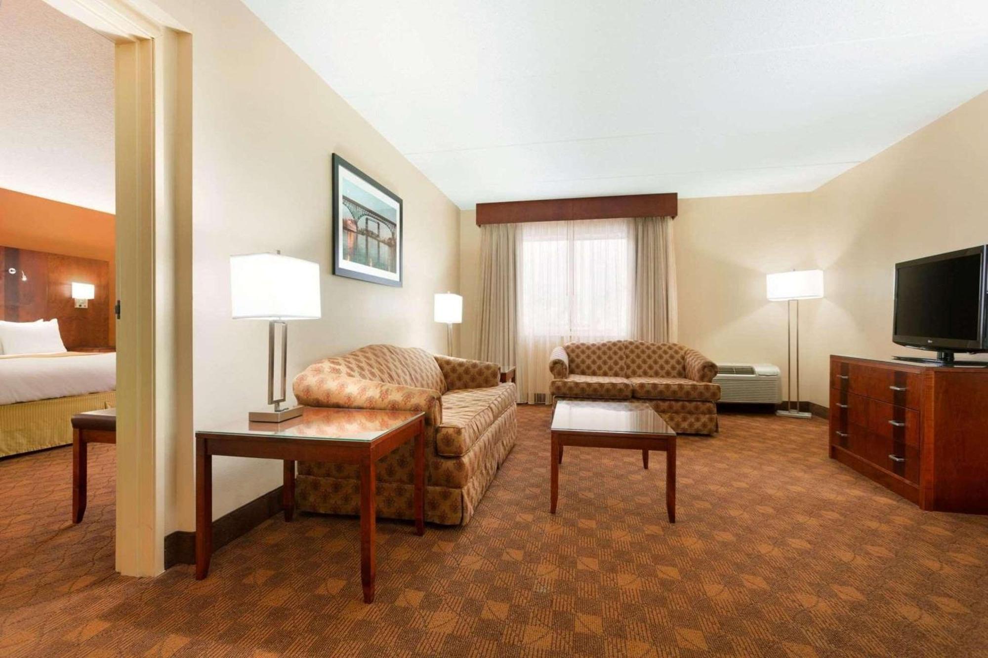 Radisson Akron-Fairlawn Copley Montrose Екстер'єр фото